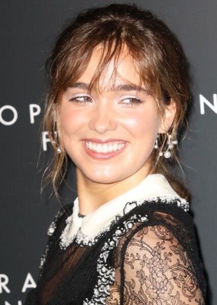 Haley Lu Richardson photo