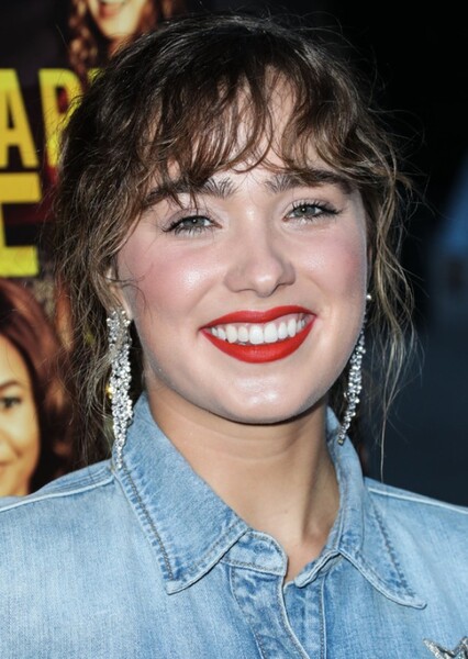 Haley Lu Richardson photo