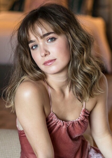 Haley Lu Richardson
