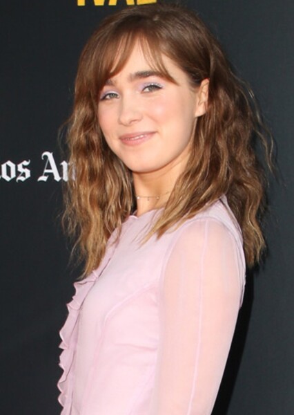 Haley Lu Richardson photo