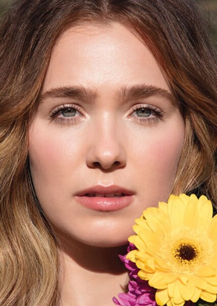 Haley Lu Richardson photo