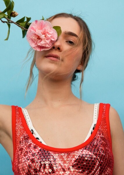 Haley Lu Richardson photo