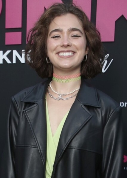 Haley Lu Richardson photo