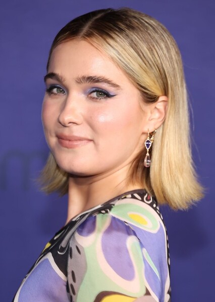 Haley Lu Richardson photo