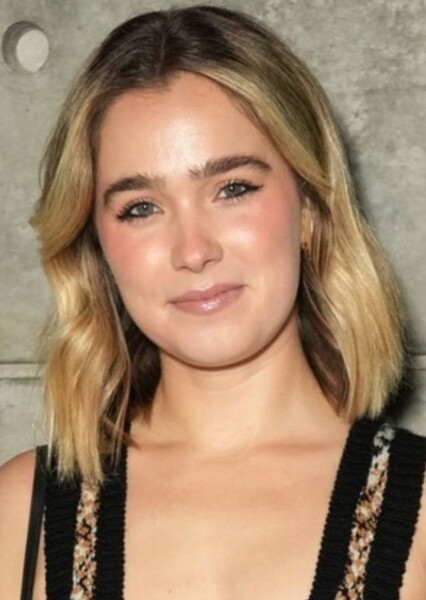 Haley Lu Richardson photo