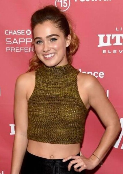 Haley Lu Richardson photo