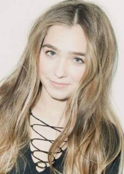 Haley Lu Richardson photo