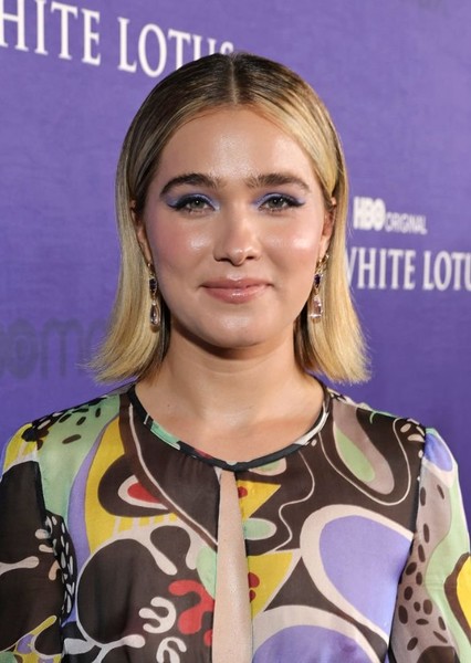 Haley Lu Richardson photo
