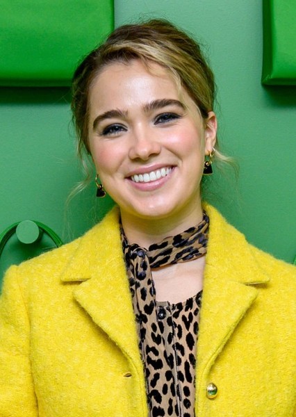Haley Lu Richardson photo