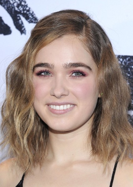 Haley Lu Richardson photo