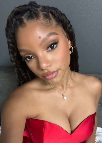 Halle Bailey photo