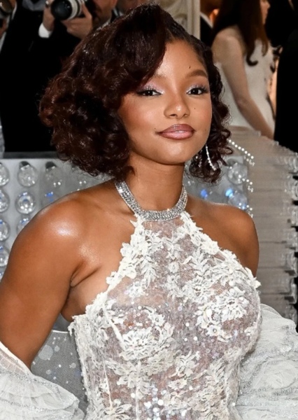 Halle Bailey photo