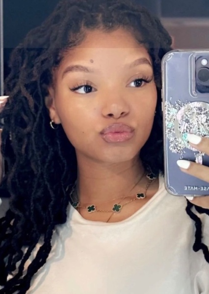 Halle Bailey photo