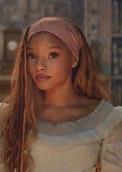 Halle Bailey photo