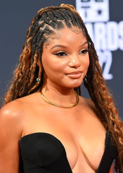Halle Bailey photo