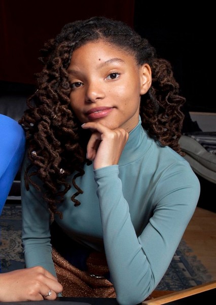 Halle Bailey photo