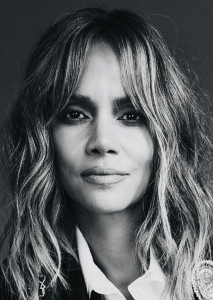Halle Berry photo