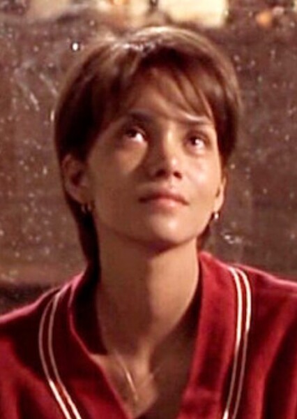 Halle Berry photo