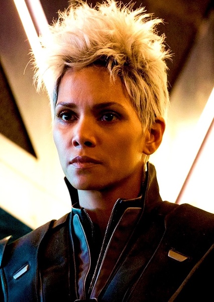 Halle Berry photo