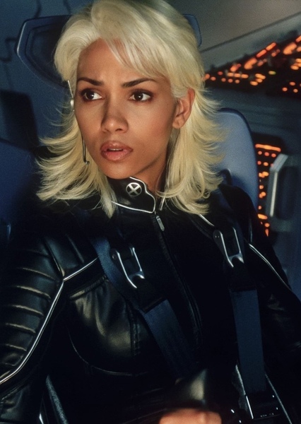 Halle Berry photo