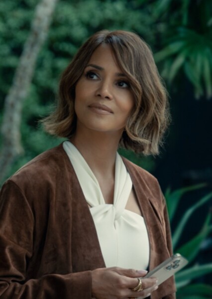 Halle Berry photo