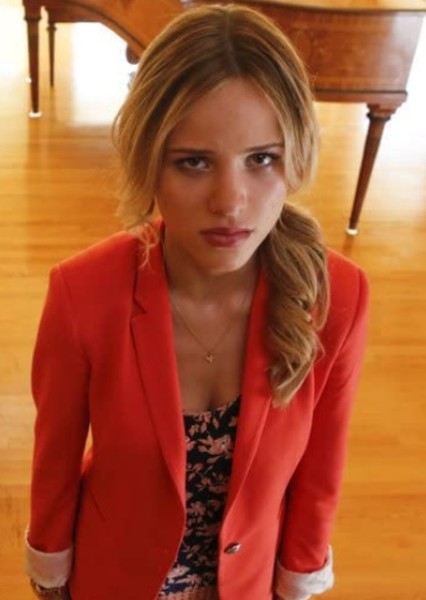 Halston Sage photo