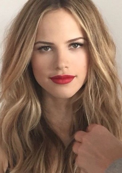 Halston Sage