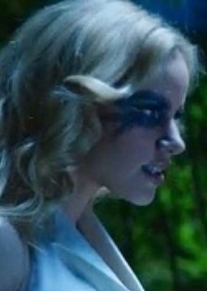 Halston Sage