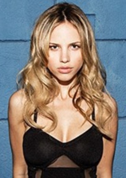 Halston Sage photo