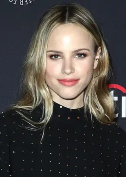 Halston Sage photo