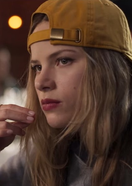 Halston Sage photo