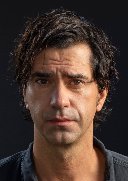 Hamish Linklater photo