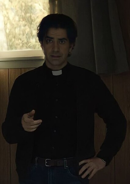 Hamish Linklater photo