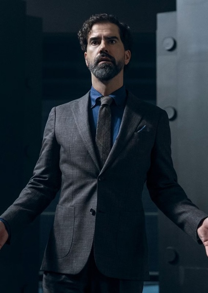 Hamish Linklater