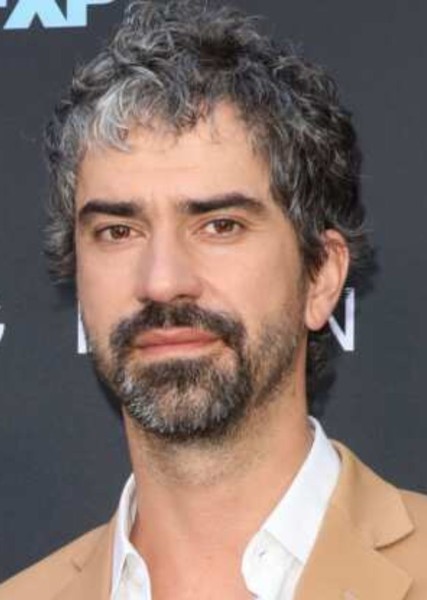 Hamish Linklater photo