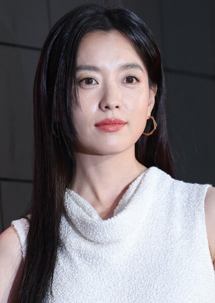 Han Hyo-joo photo