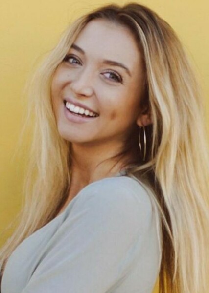 Hana Hayes photo