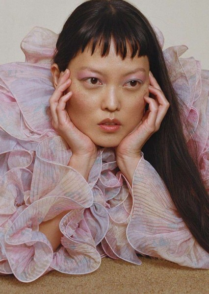 Hana Mae Lee photo
