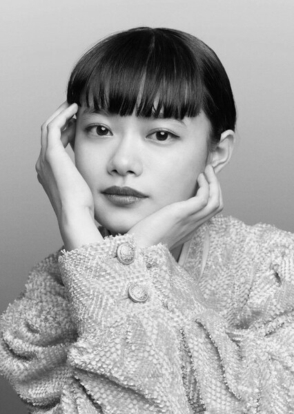 Hana Sugisaki photo