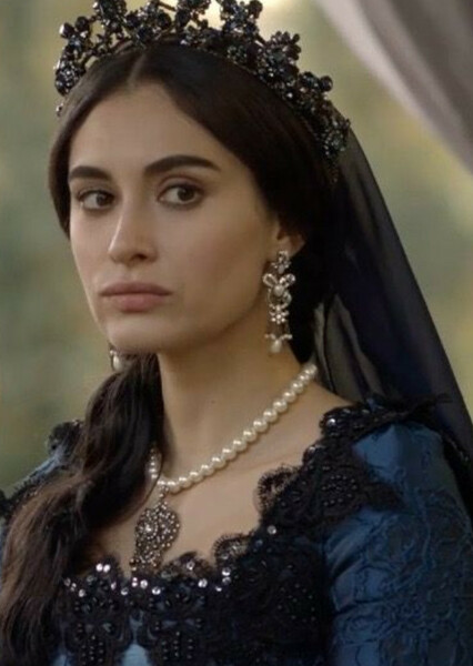 Hande Doğandemir photo