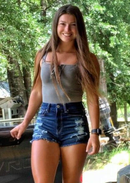Hannah Barron photo