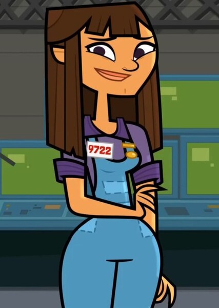 Hannah (Disventure Camp)