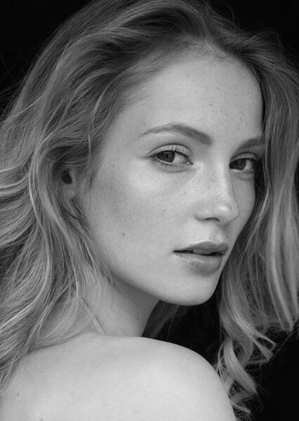 Hannah Dodd photo