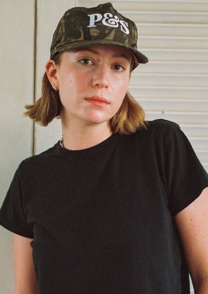 Hannah Einbinder photo