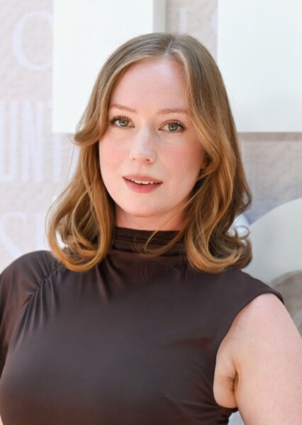 Hannah Einbinder photo