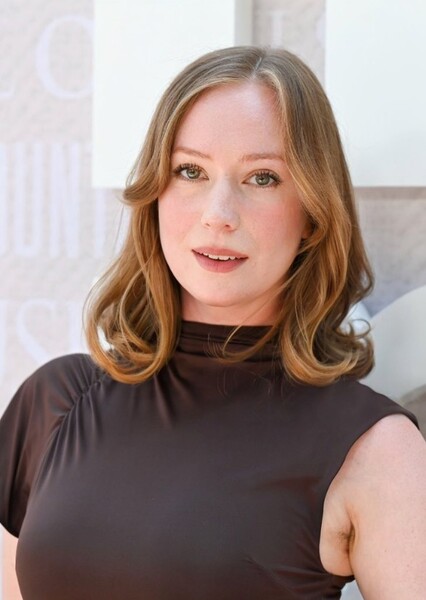 Hannah Einbinder photo
