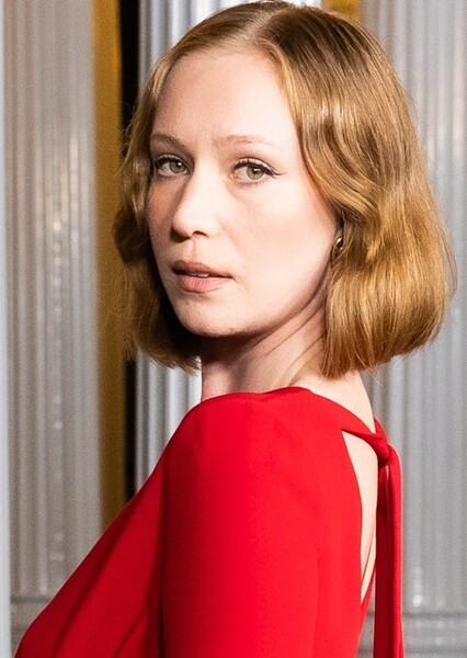 Hannah Einbinder photo