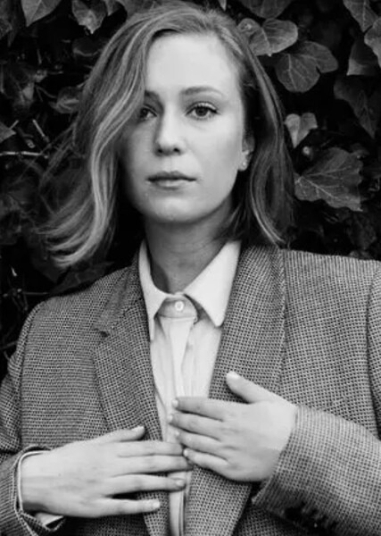 Hannah Einbinder photo