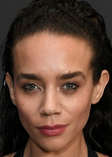 Hannah John-Kamen photo
