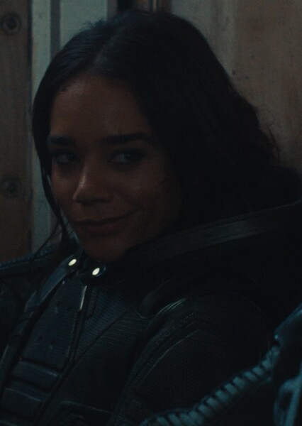Hannah John-Kamen photo